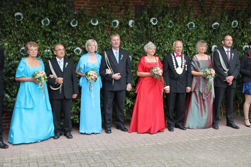 Thron 2011
